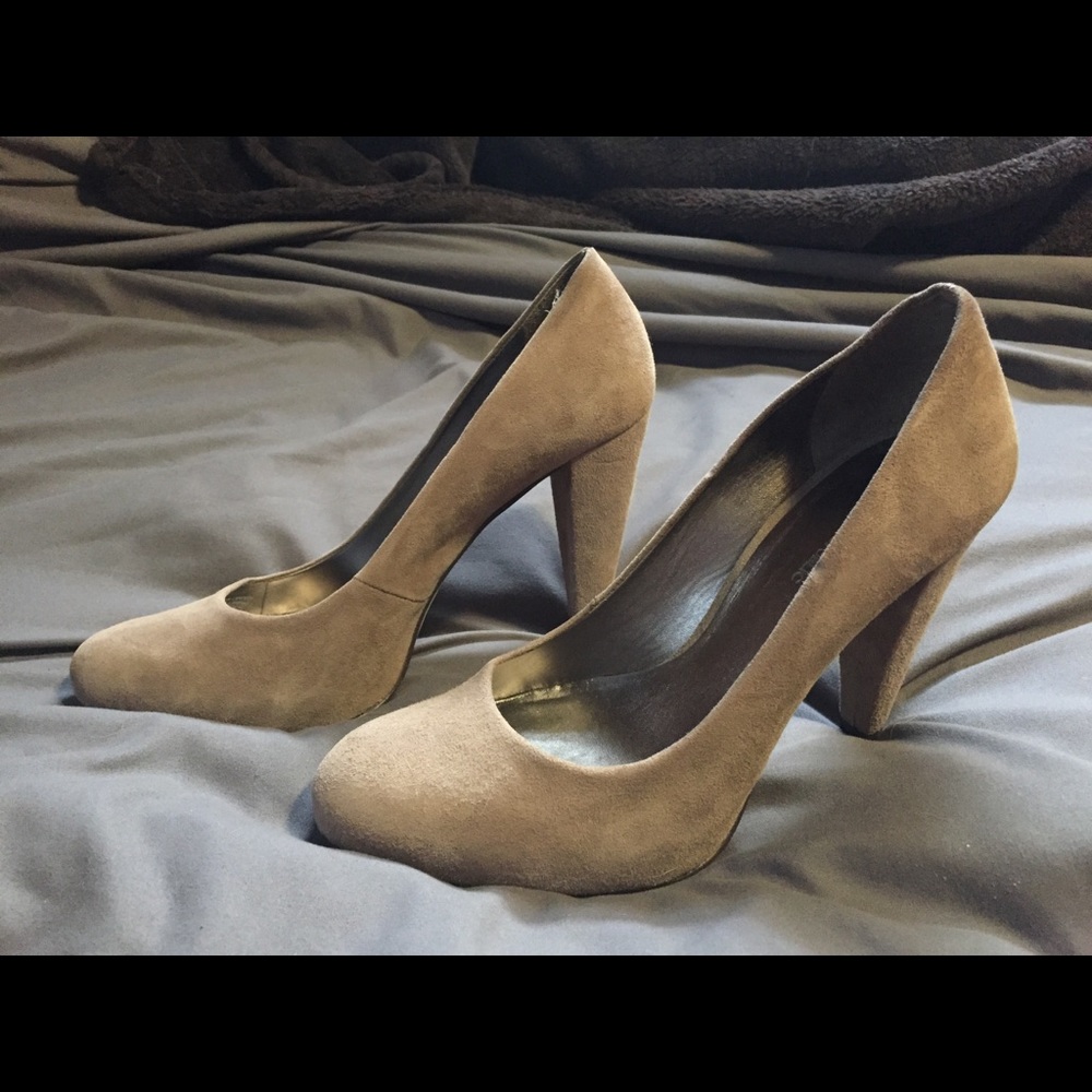 Banana republic heals